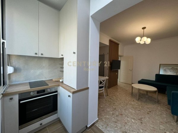 Tirane, jepet me qera apartament 1+1 Kati 3, 74 m² 700 € (ambasada amerikane)