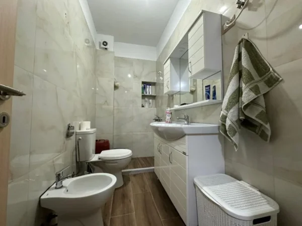 Tirane, shitet apartament 2+1 Kati 6, 102 m² 140.000 € (Unaze e Re)