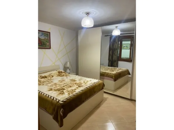 Tirane, jepet me qera shtepi 2+1 Kati 1, 100 m² 500 € (KOMISARIATI NR I TIRANE)
