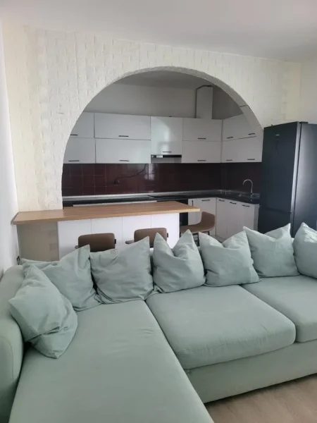 Tirane, jepet me qera apartament 1+1 Kati 2, 160 m² 500 € (Ali Demi)
