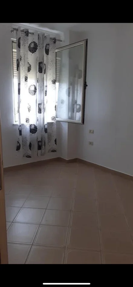 Tirane, shitet apartament 1+1 Kati 5, 96.000 € (Idriz Dollaku)