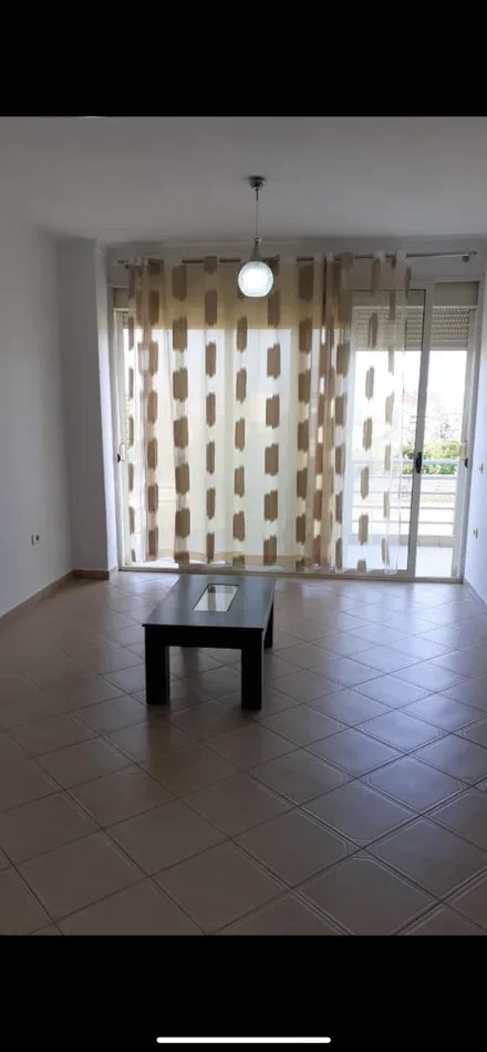 Tirane, shitet apartament 1+1 Kati 5, 96.000 € (Idriz Dollaku)
