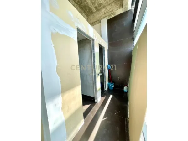 Tirane, shes ambjent biznesi , 170 m² 510.000 € (Rruga e Kavajës)