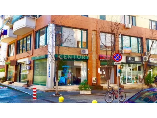 Tirane, shes ambjent biznesi , 39 m² 120.000 € (Rruga e Elbasanit)