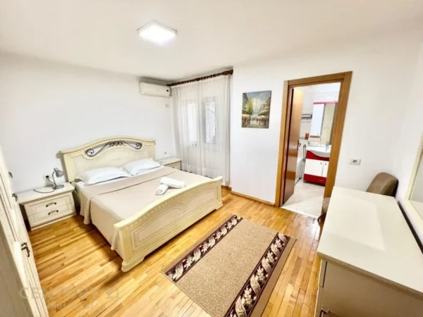 Tirane, shitet apartament 2+1+Ballkon Kati 2, 125 m² 312.500 € (BLLOK)