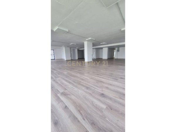 Tirane, shes ambjent biznesi Kati 0, 550 m² 715.000 € 