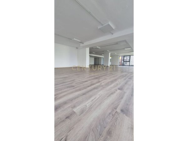 Tirane, shes ambjent biznesi Kati 0, 550 m² 715.000 € 
