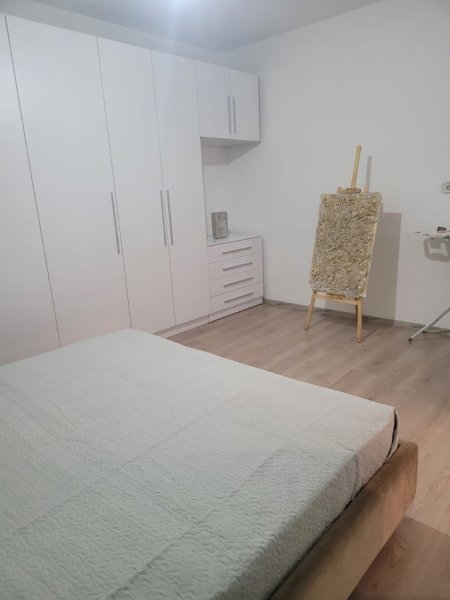 Tirane, jepet me qera shtepi 1+1 Kati 2, 160 m² 500 € (Materniteti i Ri)