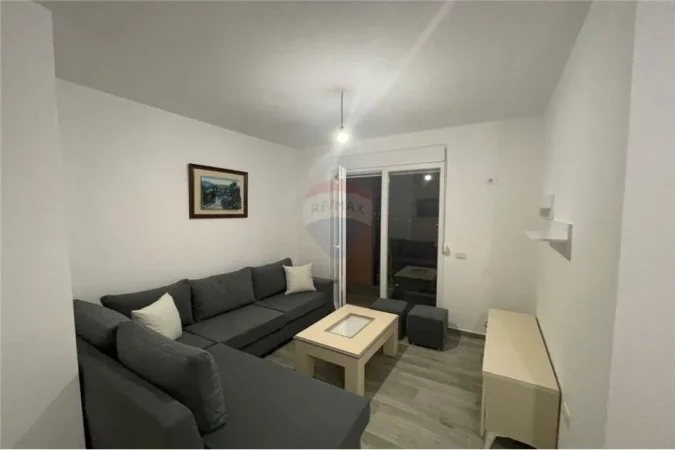 Tirane, jepet me qera apartament 2+1 , 86 m² 450 € (ASTIR)