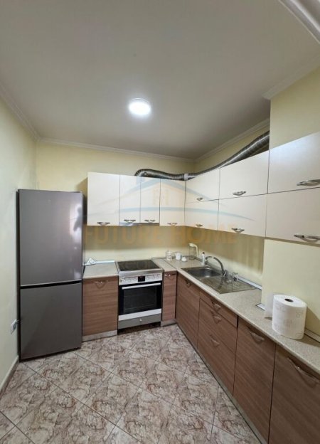 Tirane, jepet me qera apartament 2+1 Kati 9, 105 m² 750 € (Stacioni i Trenit)
