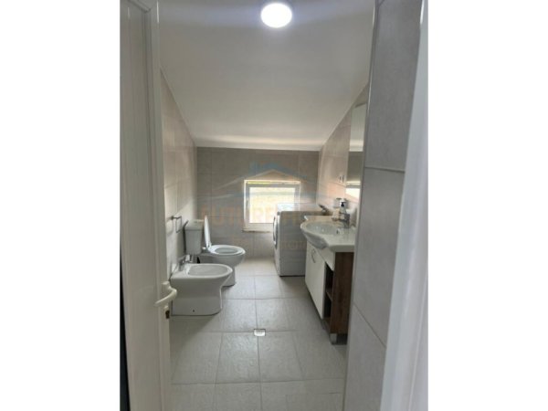 Tirane, shitet Vile 3 Katshe , 420.000 € (Lunder)