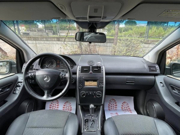 Tirane, shes makine BENZ A150 AUTOMAT Benzin, gri metalizato automatik Klima 184.000 km 4790 €