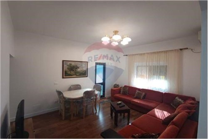 Tirane, jepet me qera apartament 2+1 Kati 2, 101 m² 600 € (Apartament 2+1+2 me qera tek Mine Peza)