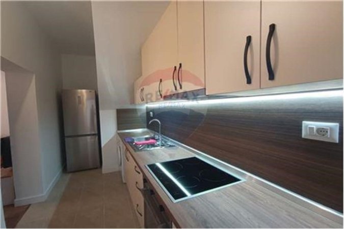 Tirane, jepet me qera apartament 2+1 Kati 2, 101 m² 600 € (Apartament 2+1+2 me qera tek Mine Peza)