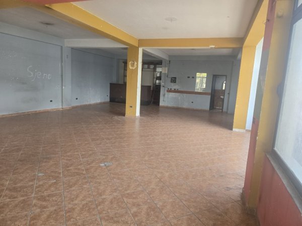 Tirane, jepet me qera ambjent biznesi Kati 0, 176 m² 1.000 € (kamez)