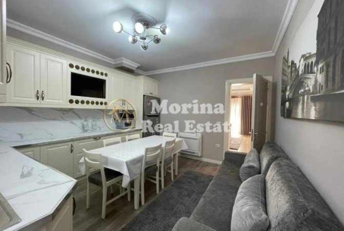 Tirane, jepet me qera apartament 3+1 Kati 2, 140 m² 600 € (Ish Vilat e Arabit/ Rruga e Dajtit)