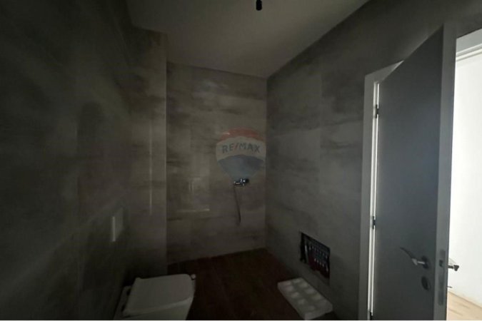 Tirane, shitet apartament 3+1 Kati 5, 149 m² 276.316 € (SHITET APARTAMENT 3+1+2 TE KODRA E DIELLIT)