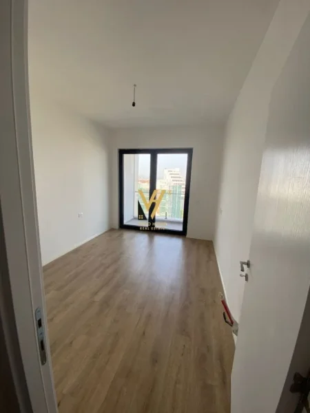 Tirane, jepet me qera zyre Kati 6, 125 m² 530 € (RRUGA E DIBRES)