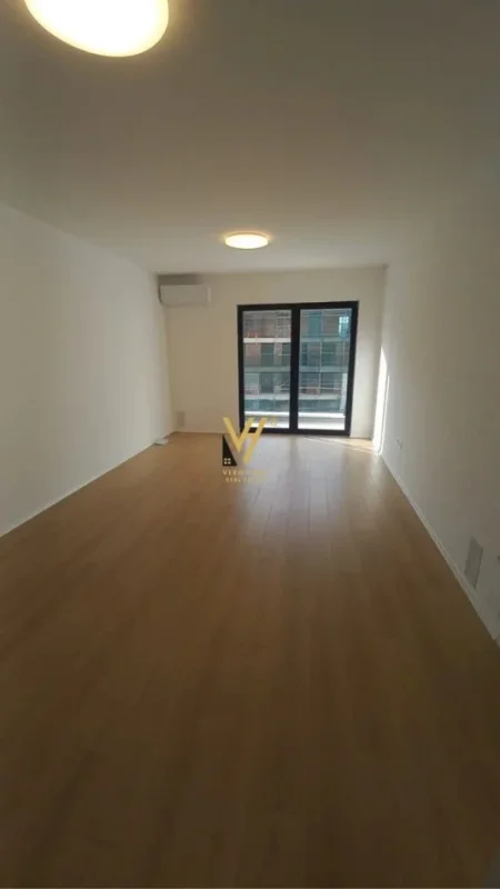 Tirane, jepet me qera zyre Kati 6, 125 m² 530 € (RRUGA E DIBRES)