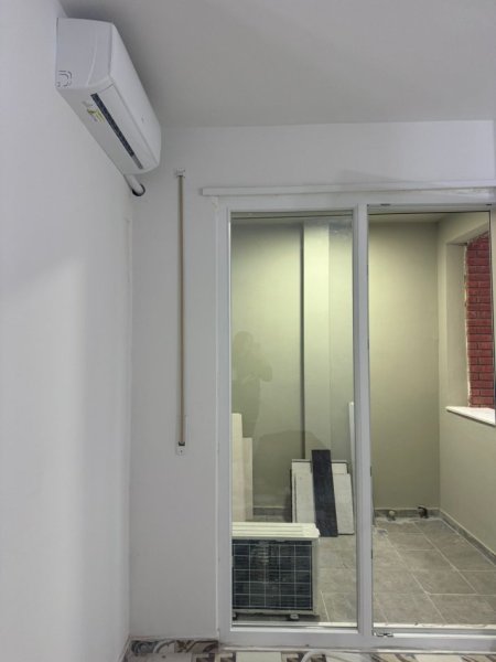 Tirane, jepet me qera apartament 1+1+Ballkon Kati 11, 60 m² 350 € (Yzberisht perballe Spitalit Amerikan 3.Kompleksi Tirana Golden Park)