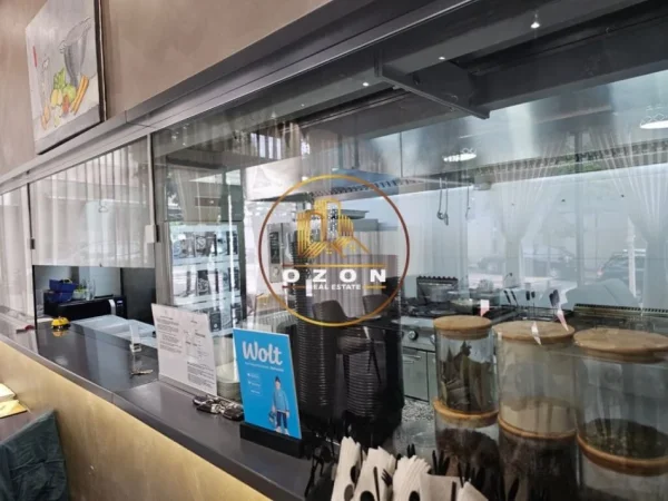 Tirane, shitet bar-resorant Kati 1, 200 m² 120.000 € (kinostudio)