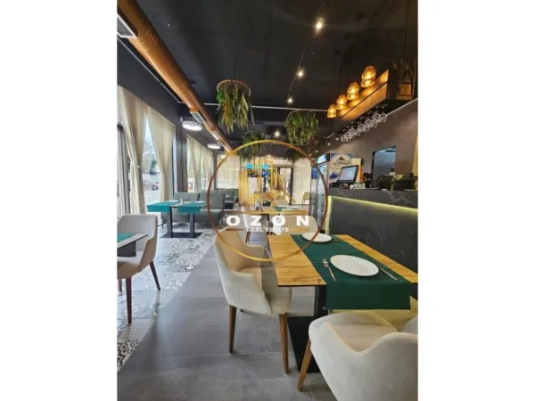 Tirane, shitet bar-resorant Kati 1, 200 m² 120.000 € (kinostudio)