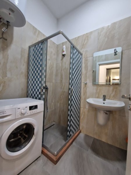 Tirane, jepet me qera apartament 2+1 Kati 1, 120 m² 700 € (Liqeni i Thate)