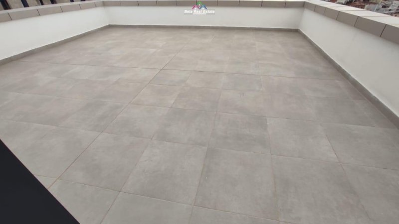Tirane, jepet me qera apartament 2+1 Kati 6, 100 m² 900 € (porcelan)