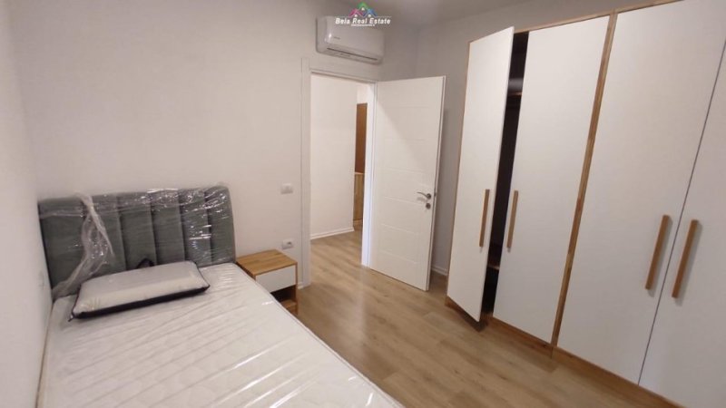 Tirane, jepet me qera apartament 2+1 Kati 6, 100 m² 900 € (porcelan)