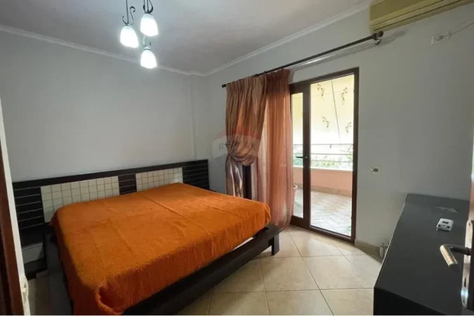 Tirane, jepet me qera apartament 2+1 Kati 2, 120 m² 650 € (Zogu i Zi)