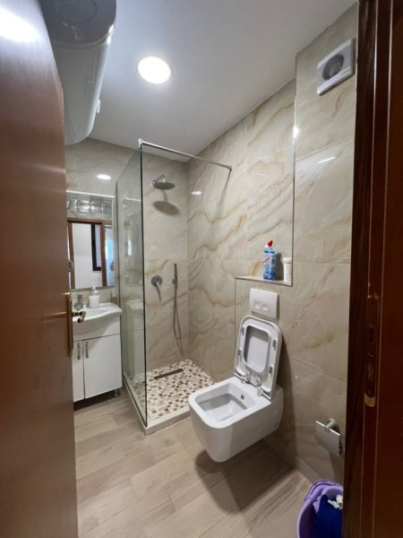 Tirane, jepet me qera apartament 2+1 Kati 6, 65 m² (Don Bosko)