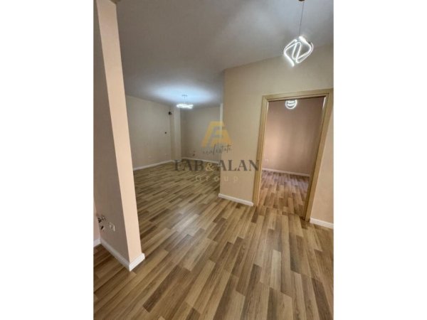 Tirane, shitet apartament 2+1 Kati 2, 85 m² 125.000 € (Astir)
