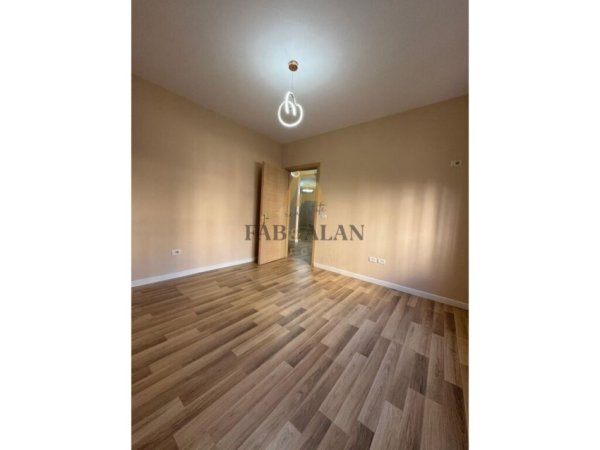 Tirane, shitet apartament 2+1 Kati 2, 85 m² 125.000 € (Astir)