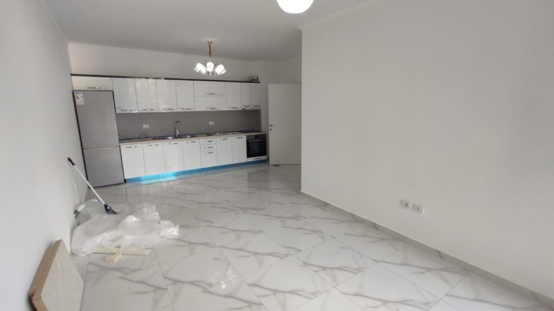Tirane, jepet me qera apartament 2+1 Kati 3, 100 m² 600 € (asl 2)