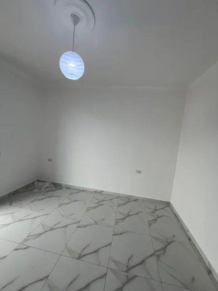 Tirane, jepet me qera apartament 2+1 Kati 3, 100 m² 600 € (asl 2)
