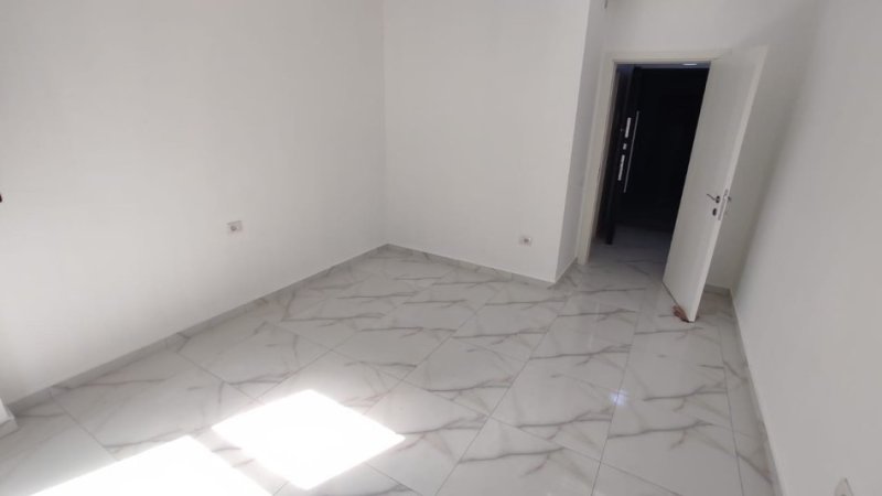 Tirane, jepet me qera apartament 2+1 Kati 3, 100 m² 600 € (asl 2)