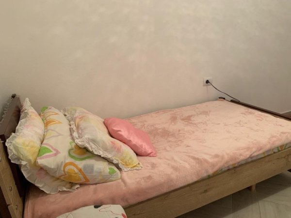 Tirane, jepet me qera apartament 2+1 Kati 1, 95 m² 550 € (kopshti b zoologjik)