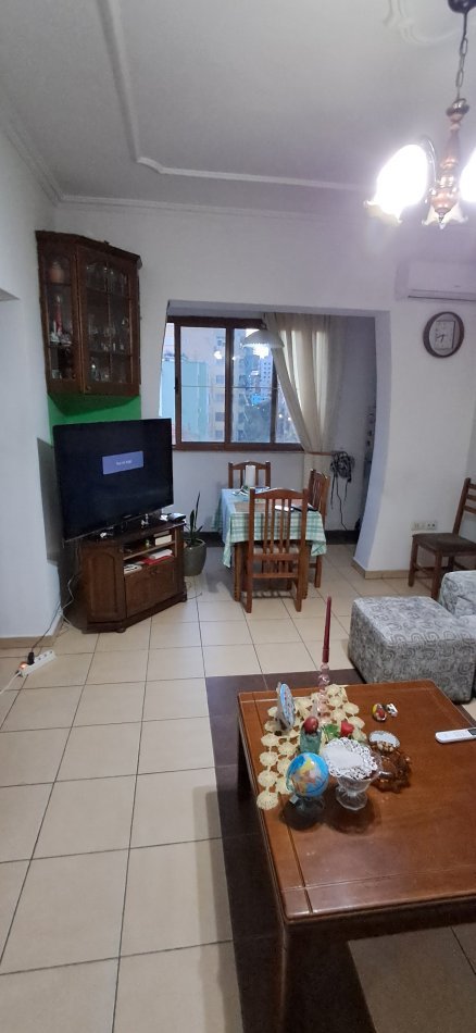 Tirane, jepet me qera apartament 3+1+Ballkon Kati 4, 110 m² 700 € (Prane Shkolla Kuqe)