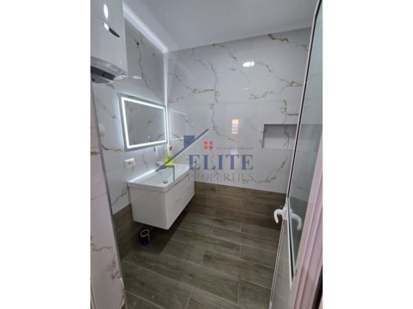 Tirane, shitet apartament 2+1+Ballkon Kati 7, 96 m² 210.000 € (Globe, Rruga e Kavajes)