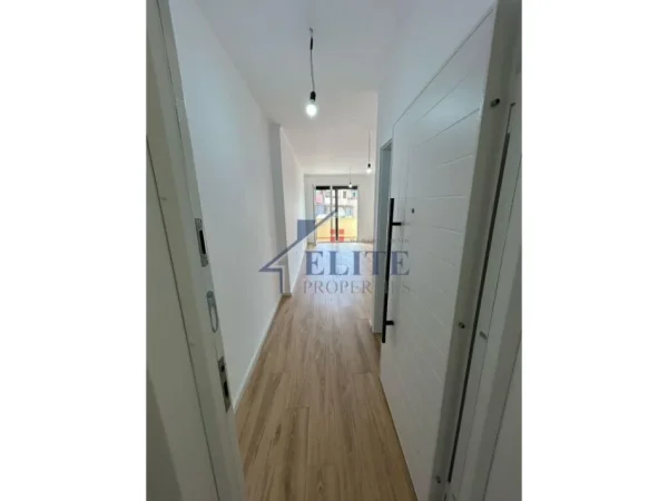 Tirane, shitet garsonier Kati 5, 40 m² 85.000 € (Xhamia e Tabakeve)