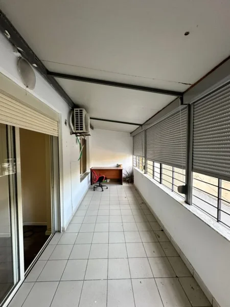 Durres, jepet me qera ambjent biznesi Kati 2, 53 m² 350 € (Poliklinika)