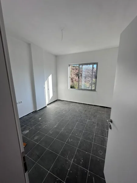 Durres, shitet apartament 2+1 Kati 2, 99 m² 78.000 € (SHKEMBI KAVAJES)