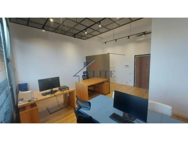 Tirane, shitet ambjent biznesi Kati 1, 42 m² 126.600 € (Kongresi Manastirit)
