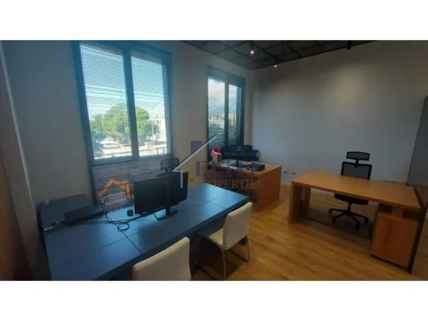 Tirane, shitet ambjent biznesi Kati 1, 42 m² 126.600 € (Kongresi Manastirit)