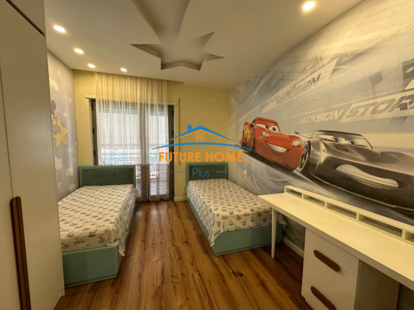 Tirane, jepet me qera apartament 2+1+Ballkon Kati 2, 109 m² 1.000 € (Kompleksi delijorgji)