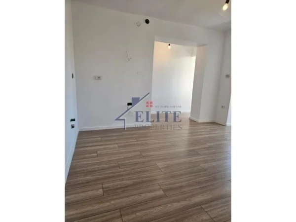 Tirane, shitet apartament 1+1 Kati 5, 70 m² 135.000 € (Xhamia e Tabakeve)