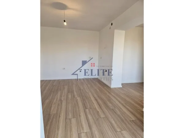 Tirane, shitet apartament 1+1 Kati 5, 70 m² 135.000 € (Xhamia e Tabakeve)
