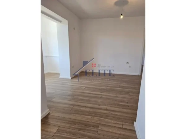 Tirane, shitet apartament 1+1 Kati 5, 70 m² 135.000 € (Xhamia e Tabakeve)