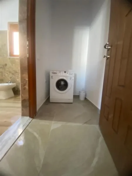 Tirane, jepet me qera apartament 3+1+Ballkon Kati 3, 160 m² 500 € (Astir)