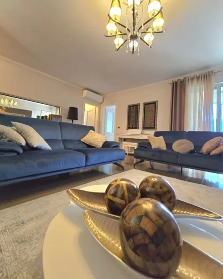 Tirane, shitet apartament 2+1 , 136 m² (Rruga Budi)